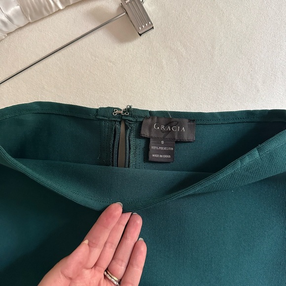 Green Pencil Skirt - Picture 7 of 7